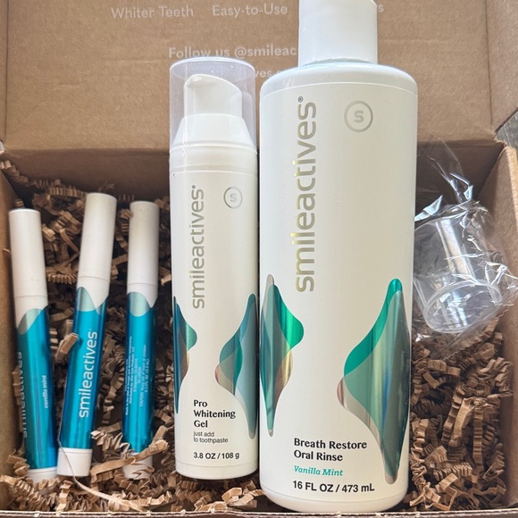 NEW UNUSED Whitening Gel Whitening Pen and Oral Rinse Set